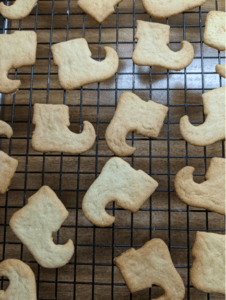 Elf Shoes Cookie Cutter (2x1)