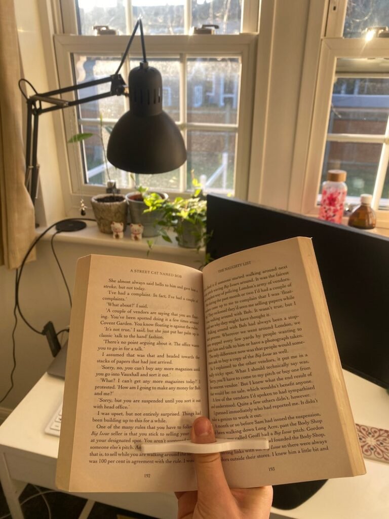 Book ring - One hand book holder - Thumb holder - 3D printed White