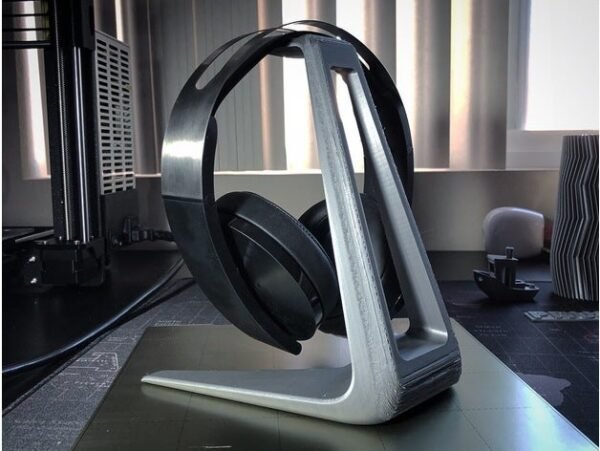 Minimalistic Headphone Stand