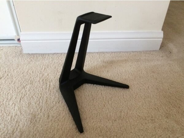 Minimalistic Headphone Stand