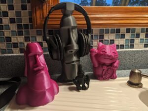 Easter Island Moai Statue Headphone Rack Pacific / Polynesian Archipelago-Themed Headset Hanger Stand