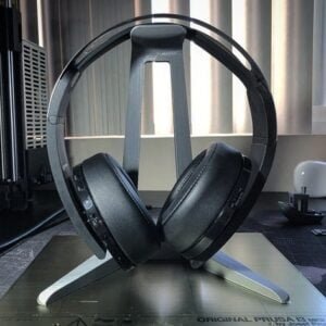 Minimalistic Headphone Stand