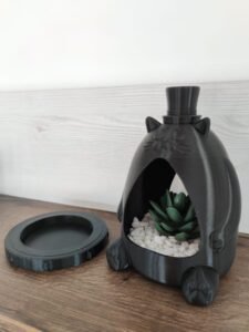 Elegant fancy cat pot planter with tray and holes for watering
