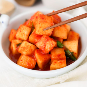 Boraa Authentic Radish Kimchi - Fermented Kkakdugi, Raw & Vegan, Without Preservatives 450 g Bottle